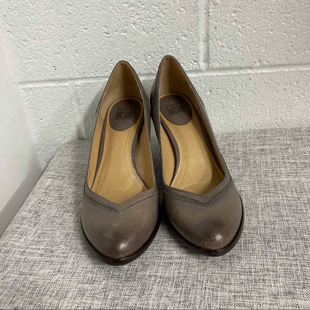 Frye Cynthia Grey Leather Pumps